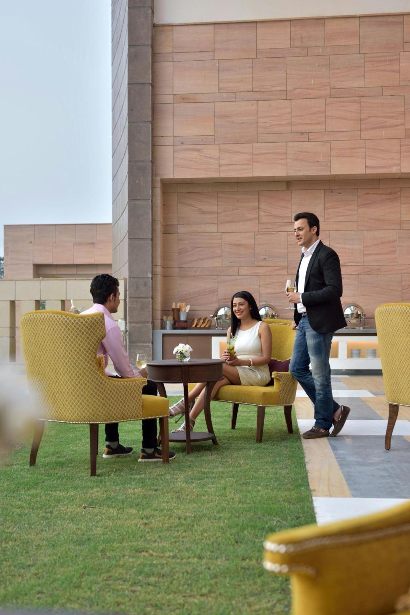 Hotel Courtyard By Marriott Raipur Exterior foto