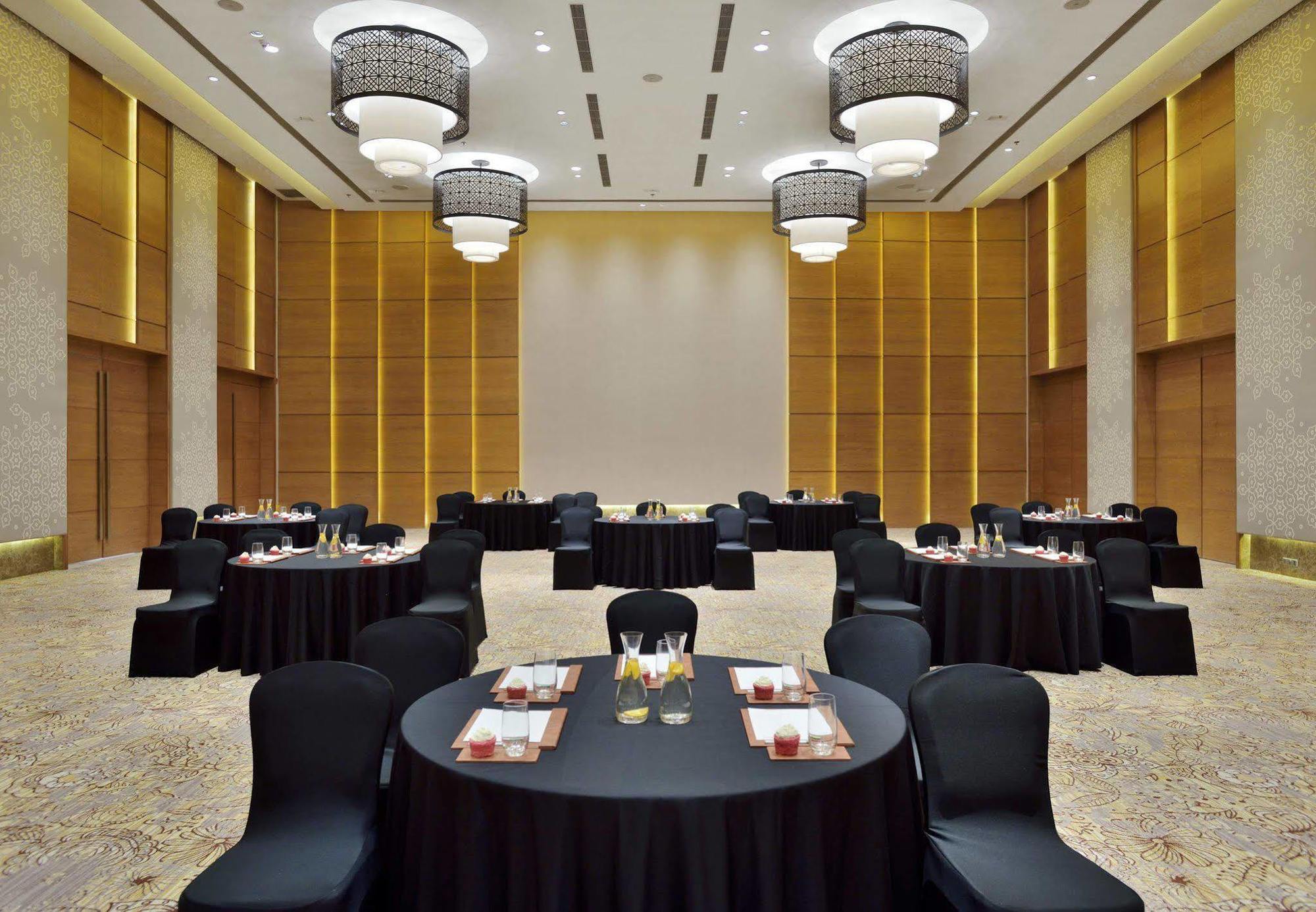 Hotel Courtyard By Marriott Raipur Exterior foto