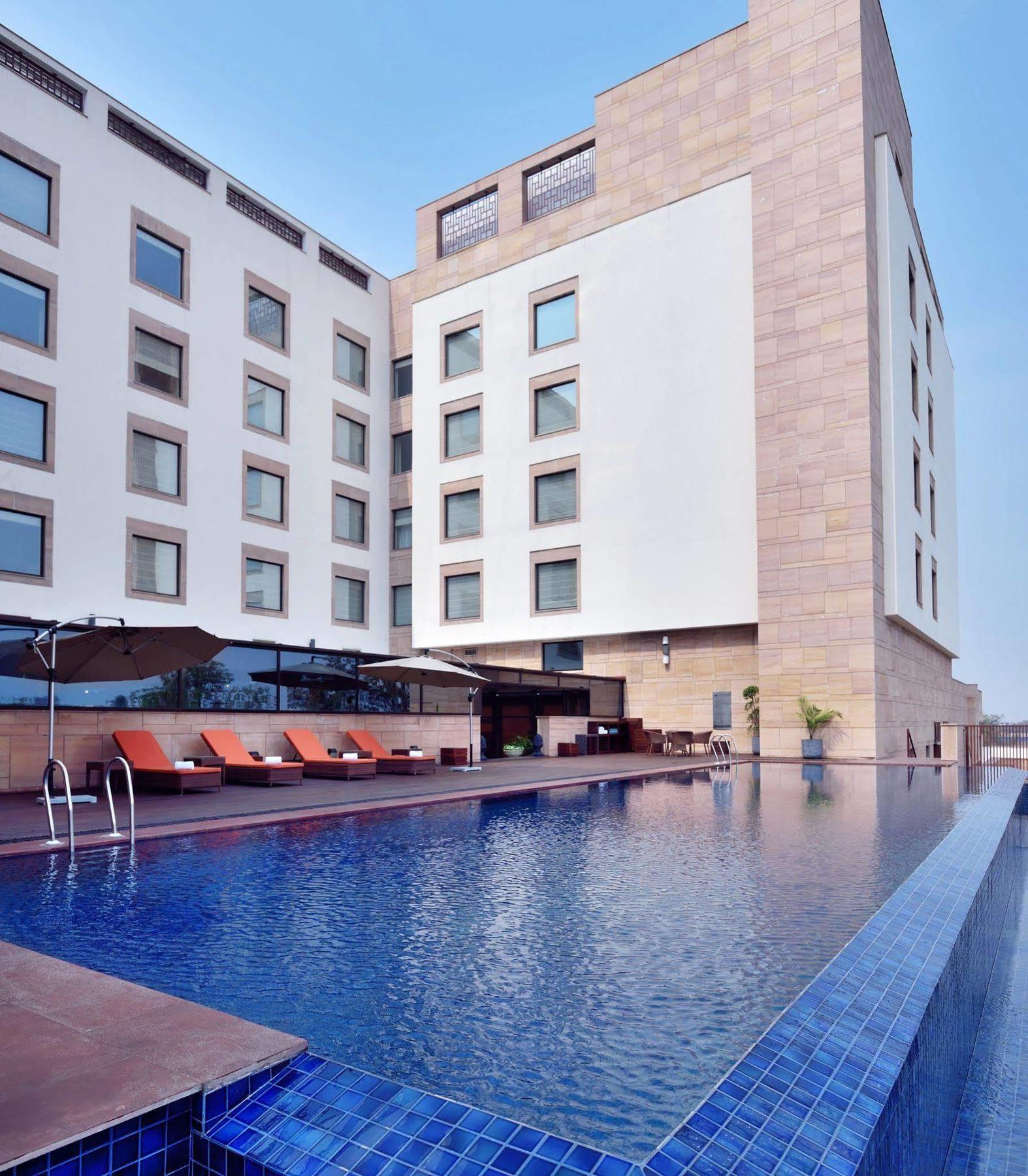 Hotel Courtyard By Marriott Raipur Exterior foto
